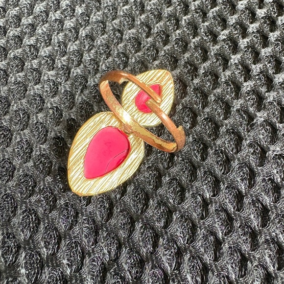 Adjustable Gold Tone Double Teardrop Red Stone Ring - Picture 5 of 7
